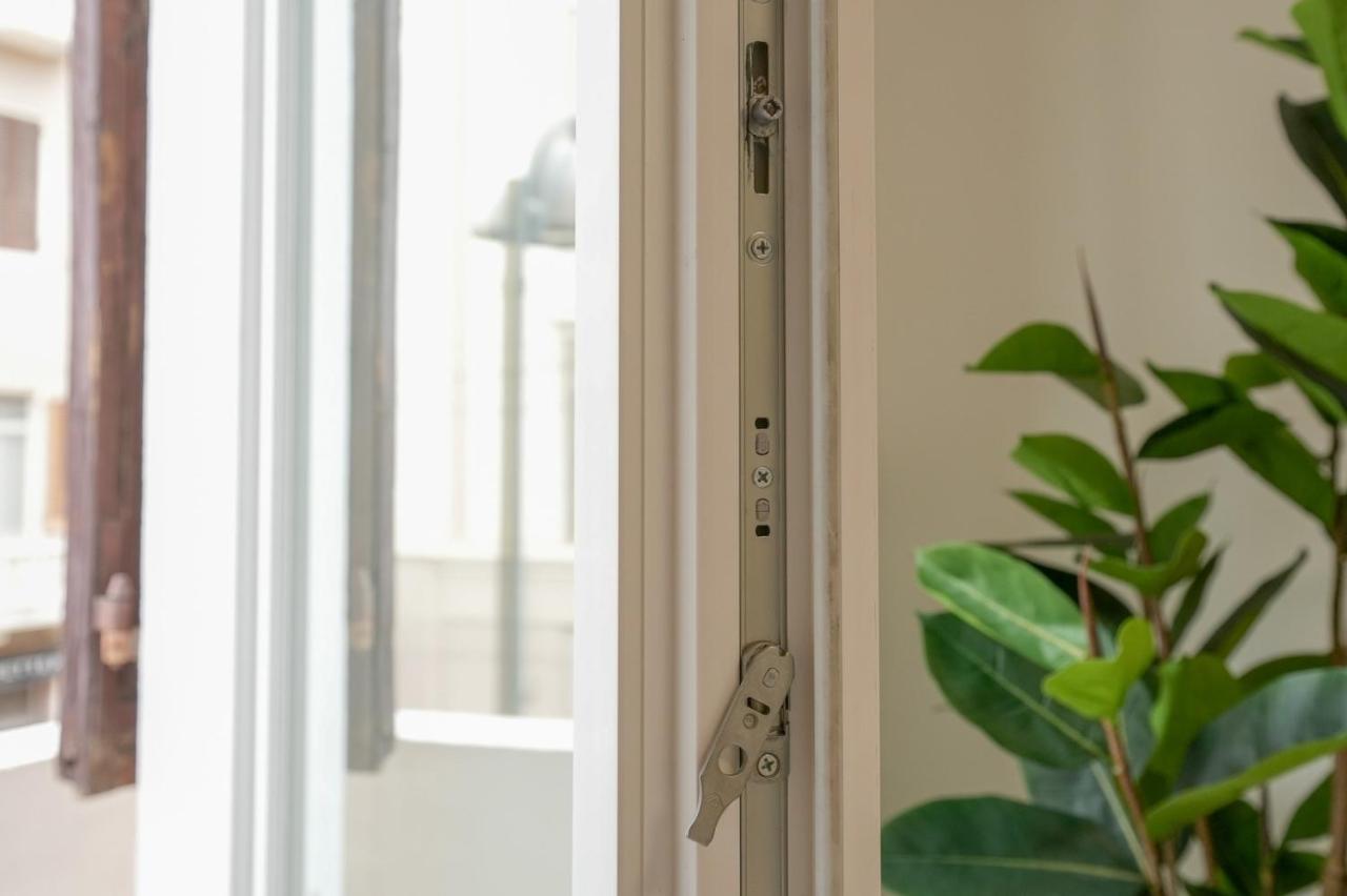 Luxury Rooms Paoli 19 Cagliari Luaran gambar